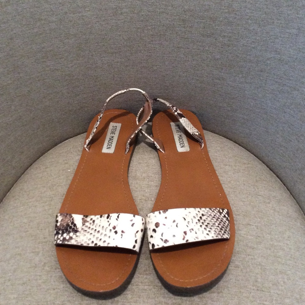 Women's size 9.5 Steve Madden Sandals